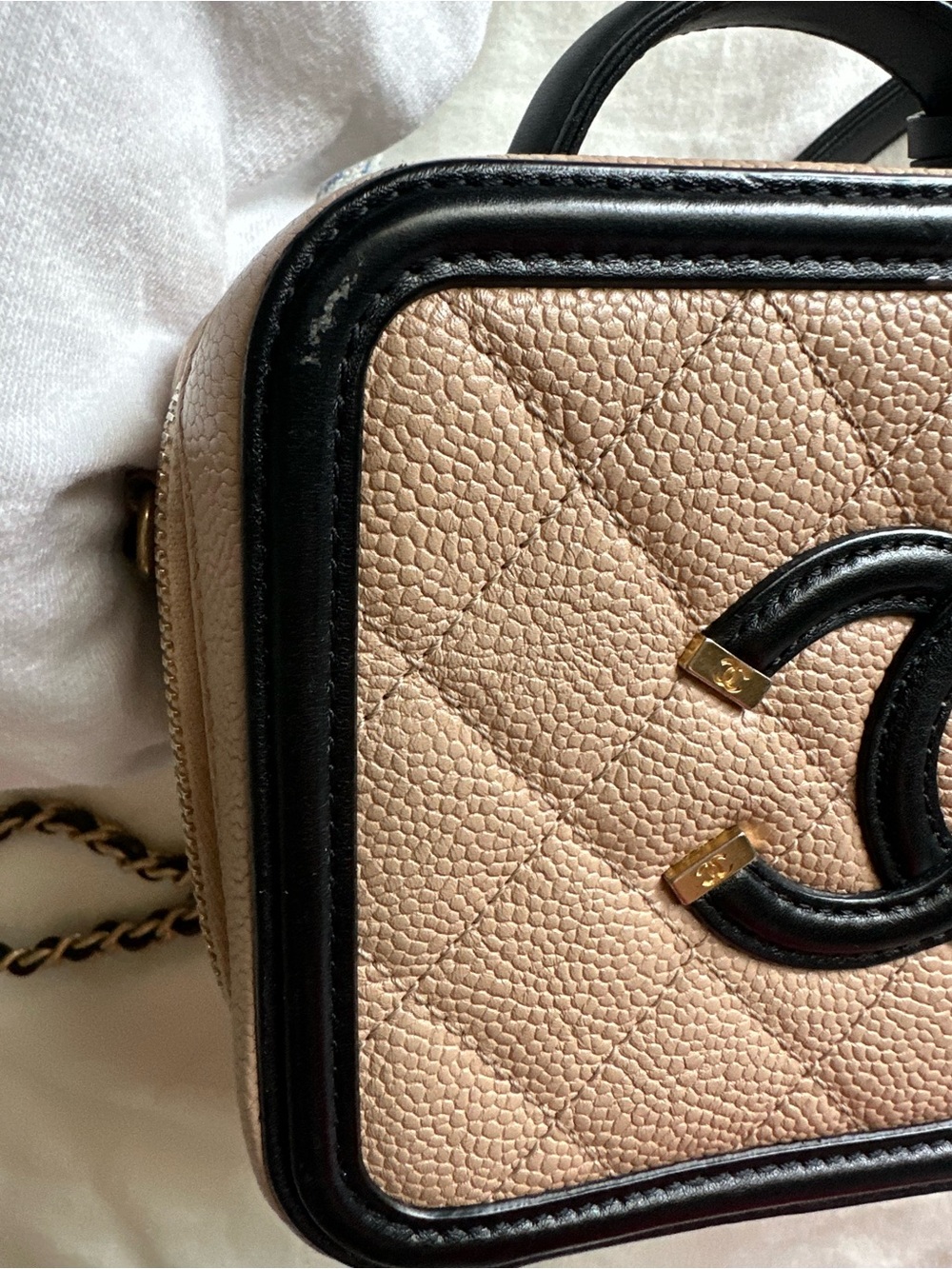 CHANEL FILIGREE Vanity bag - Picture 7 of 11